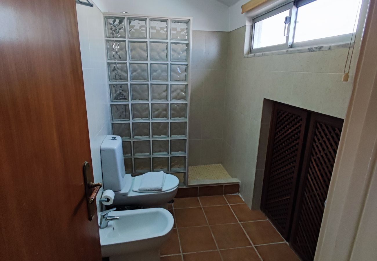 Apartamento em Oeiras - Oeiras, apartamento de 2 quartos c/ varanda e churrasqueira junto ao Parque dos Poetas