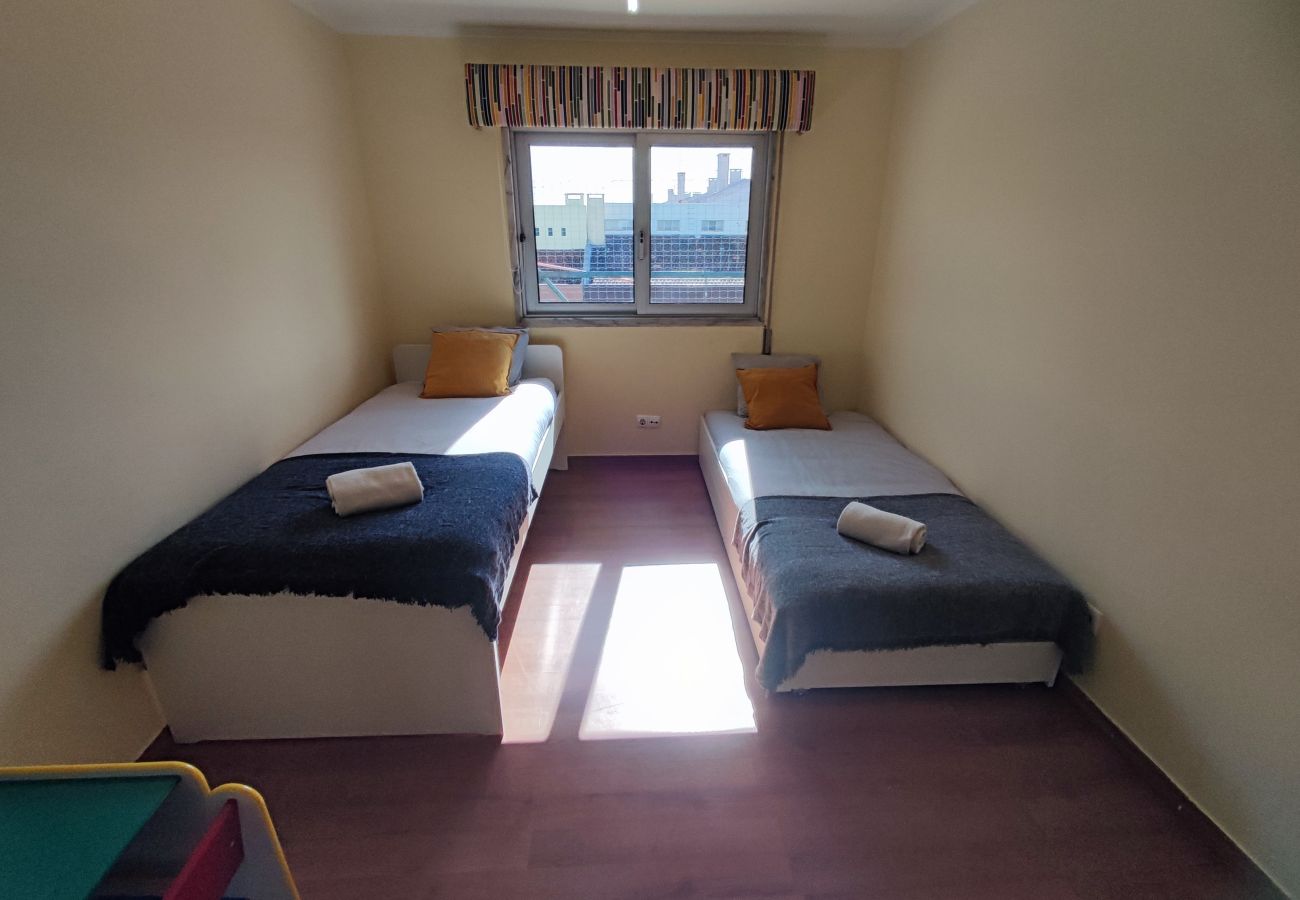Apartamento em Oeiras - Oeiras, apartamento de 2 quartos c/ varanda e churrasqueira junto ao Parque dos Poetas