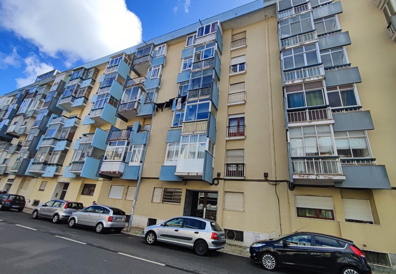 Apartamento em Oeiras - Oeiras, apartamento de 2 quartos c/ varanda e churrasqueira junto ao Parque dos Poetas