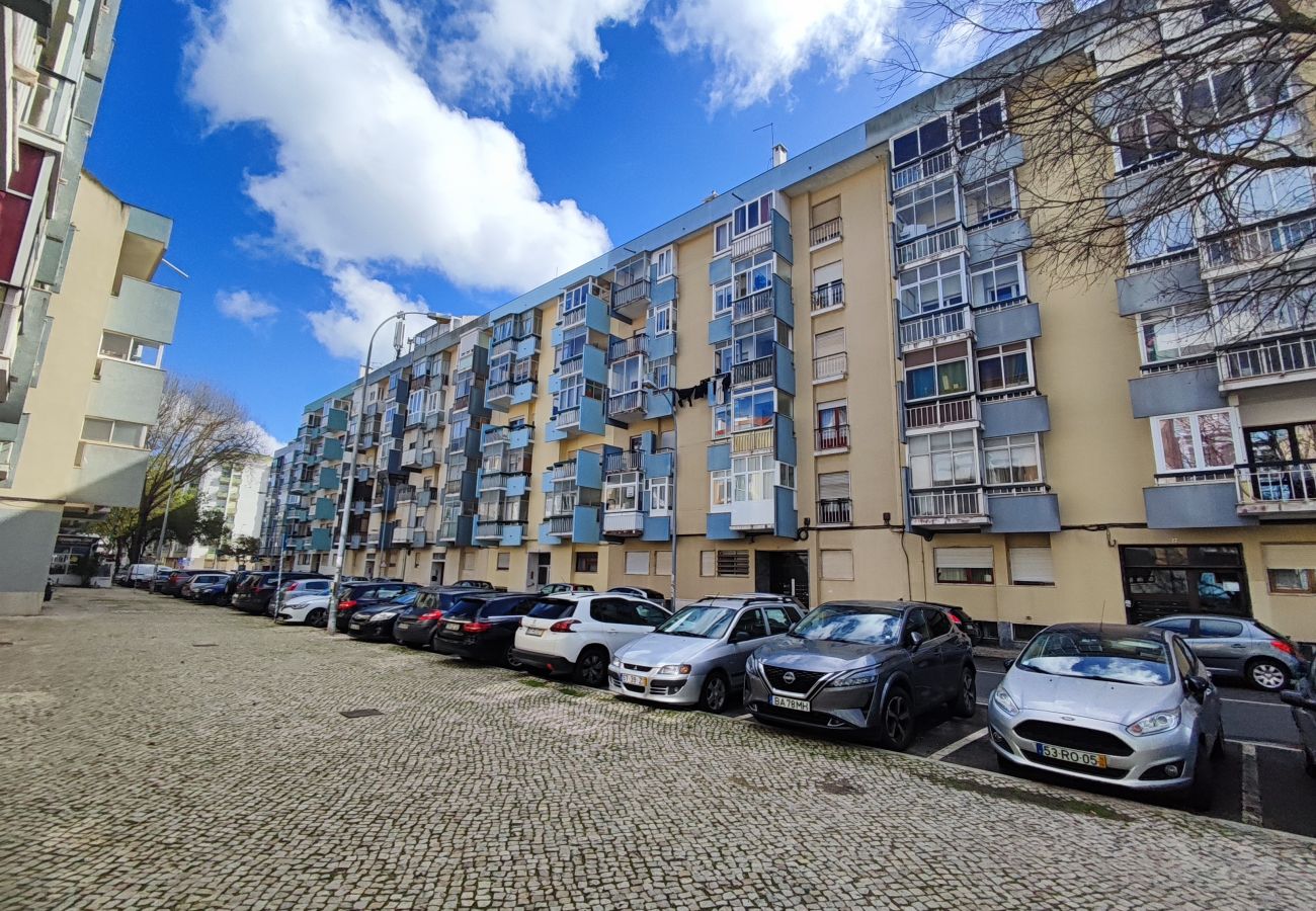 Apartamento em Oeiras - Oeiras, apartamento de 2 quartos c/ varanda e churrasqueira junto ao Parque dos Poetas
