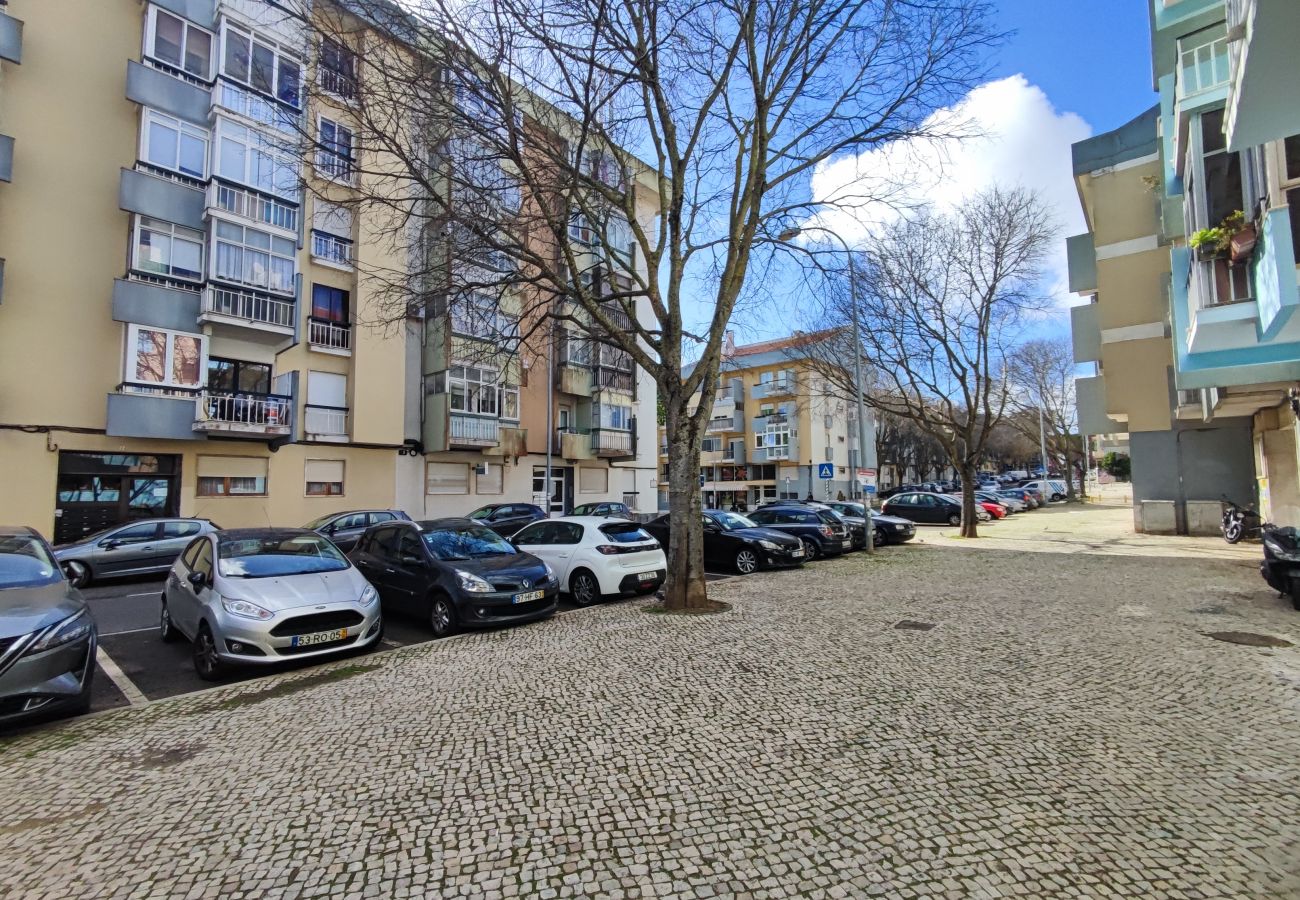 Apartamento em Oeiras - Oeiras, apartamento de 2 quartos c/ varanda e churrasqueira junto ao Parque dos Poetas