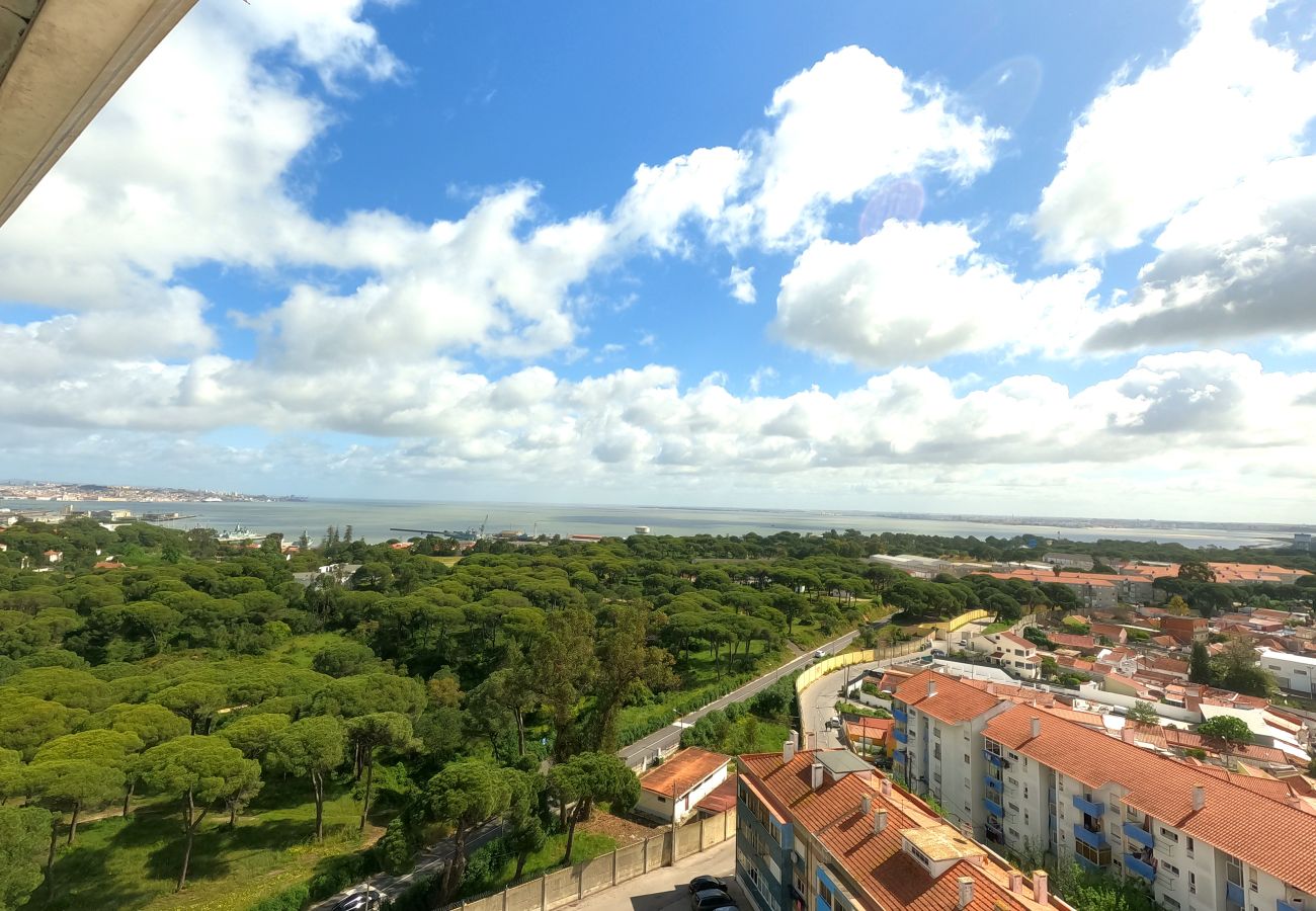 Apartamento em Almada - Almada, T1 + 1 Renovado, Laranjeiro, Lisboa