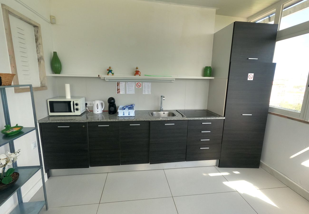 Apartamento em Almada - Almada, T1 + 1 Renovado, Laranjeiro, Lisboa