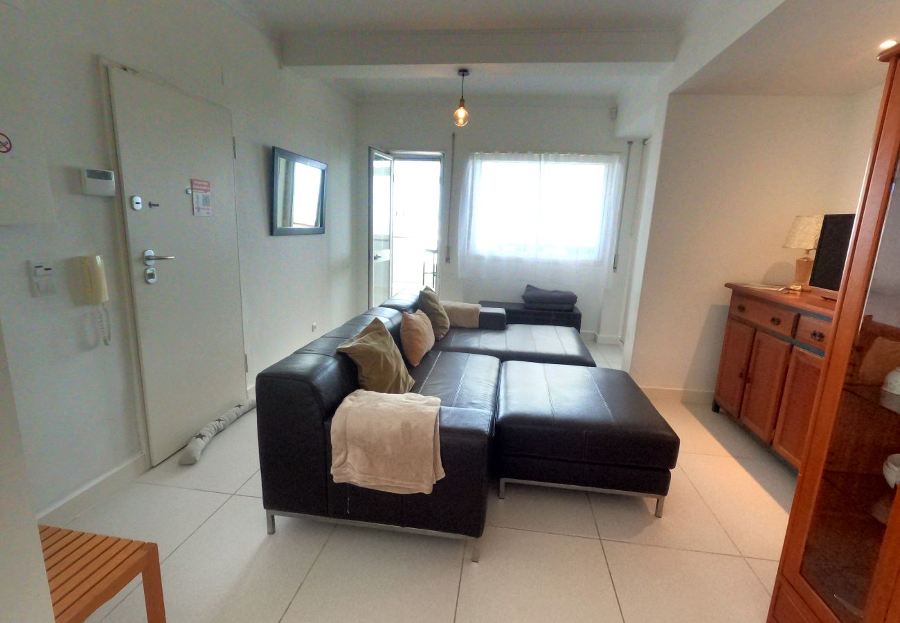 Apartamento em Almada - Almada, T1 + 1 Renovado, Laranjeiro, Lisboa