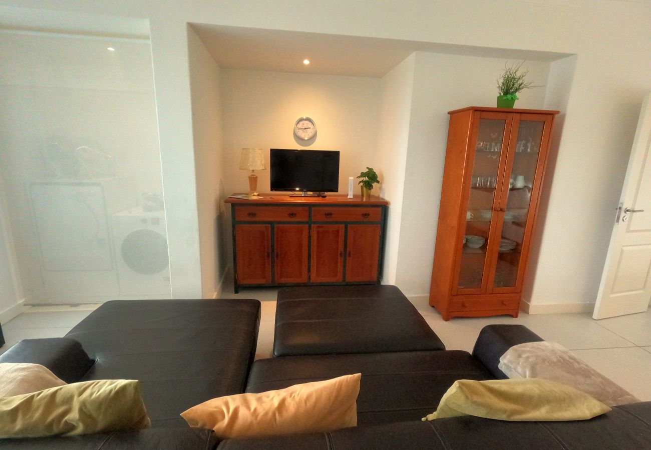 Apartamento em Almada - Almada, T1 + 1 Renovado, Laranjeiro, Lisboa