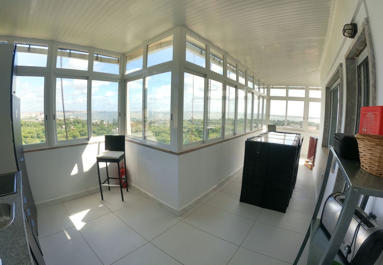 Apartamento em Almada - Almada, T1 + 1 Renovado, Laranjeiro, Lisboa