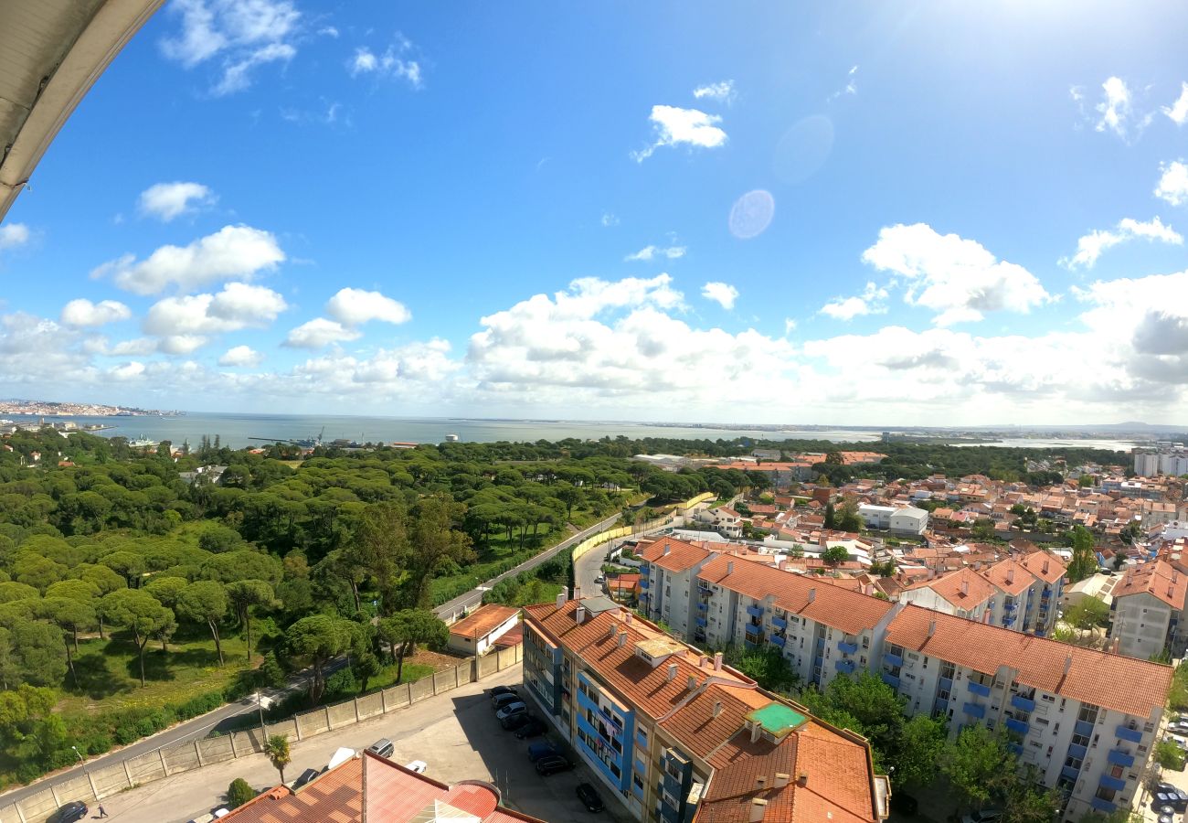 Apartamento em Almada - Almada, T1 + 1 Renovado, Laranjeiro, Lisboa