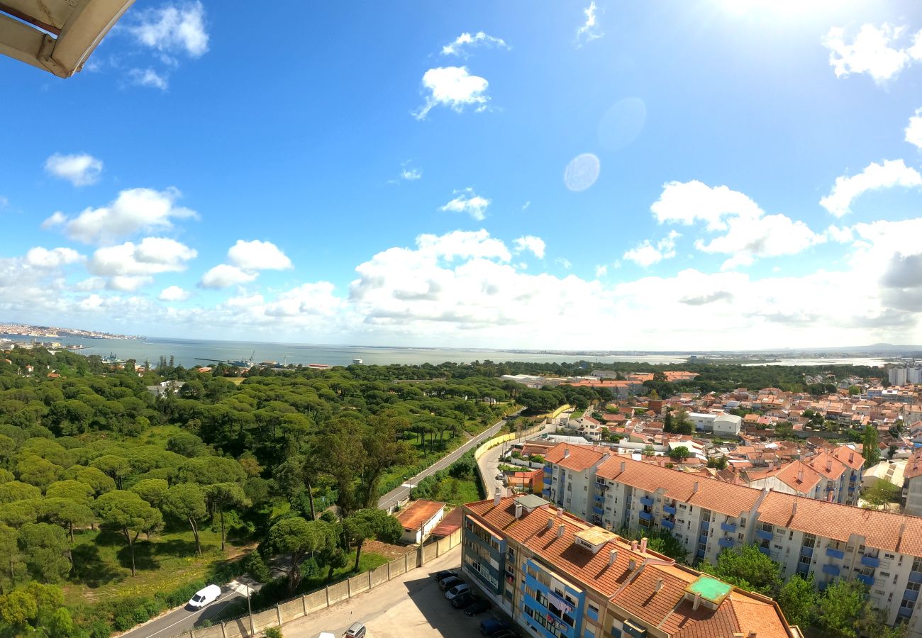 Apartamento em Almada - Almada, T1 + 1 Renovado, Laranjeiro, Lisboa