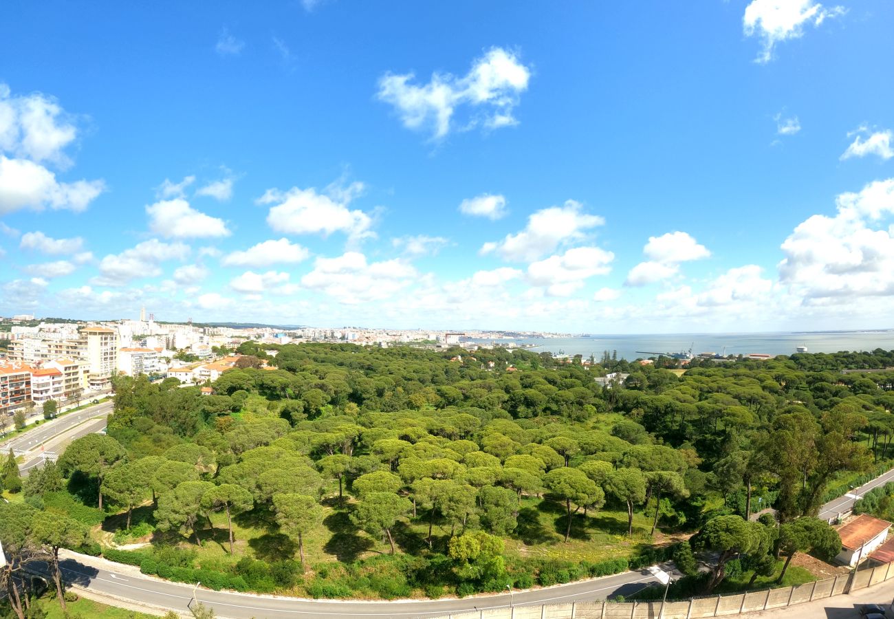 Apartamento em Almada - Almada, T1 + 1 Renovado, Laranjeiro, Lisboa
