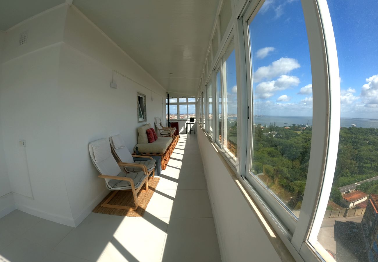Apartamento em Almada - Almada, T1 + 1 Renovado, Laranjeiro, Lisboa
