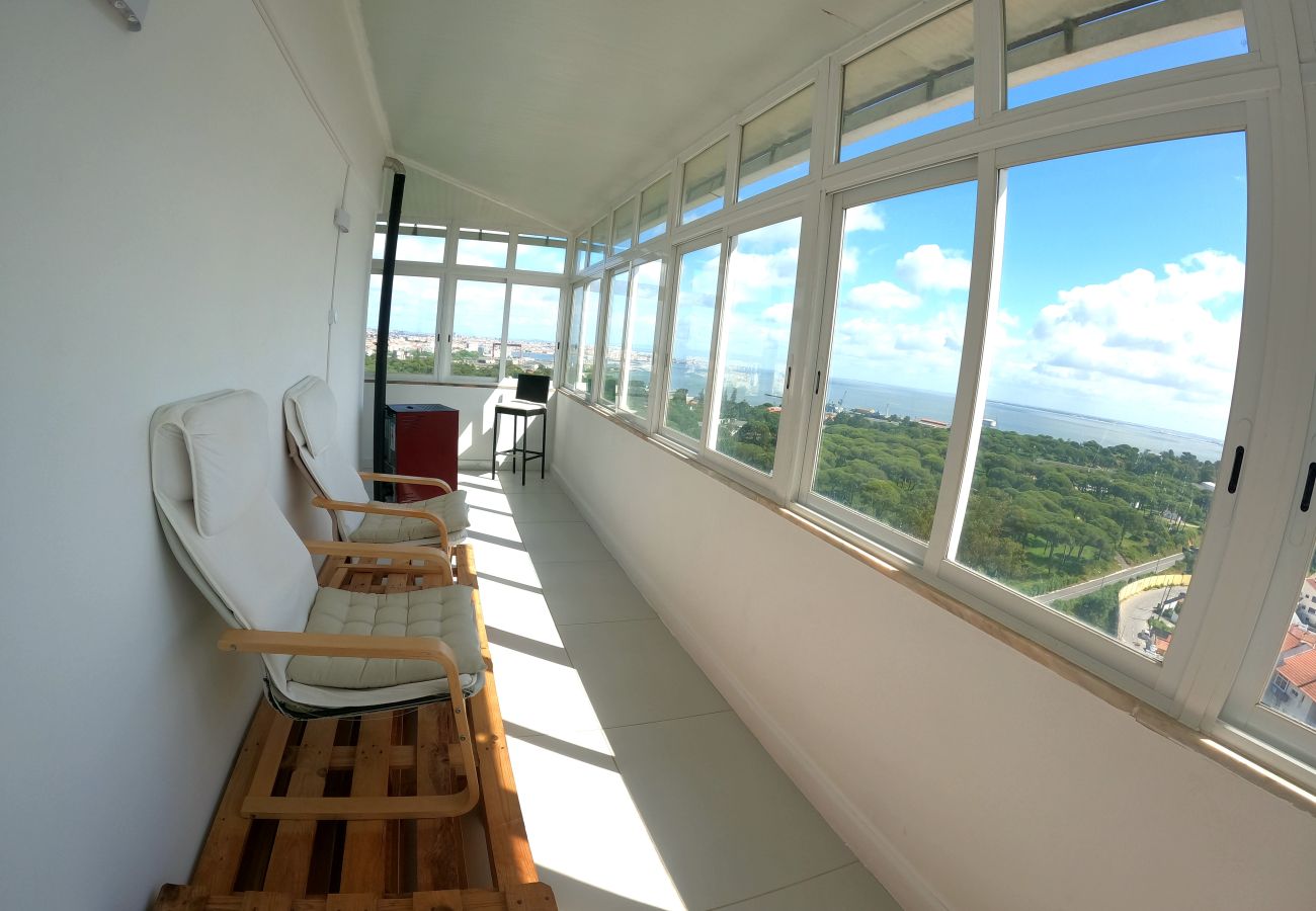 Apartamento em Almada - Almada, T1 + 1 Renovado, Laranjeiro, Lisboa