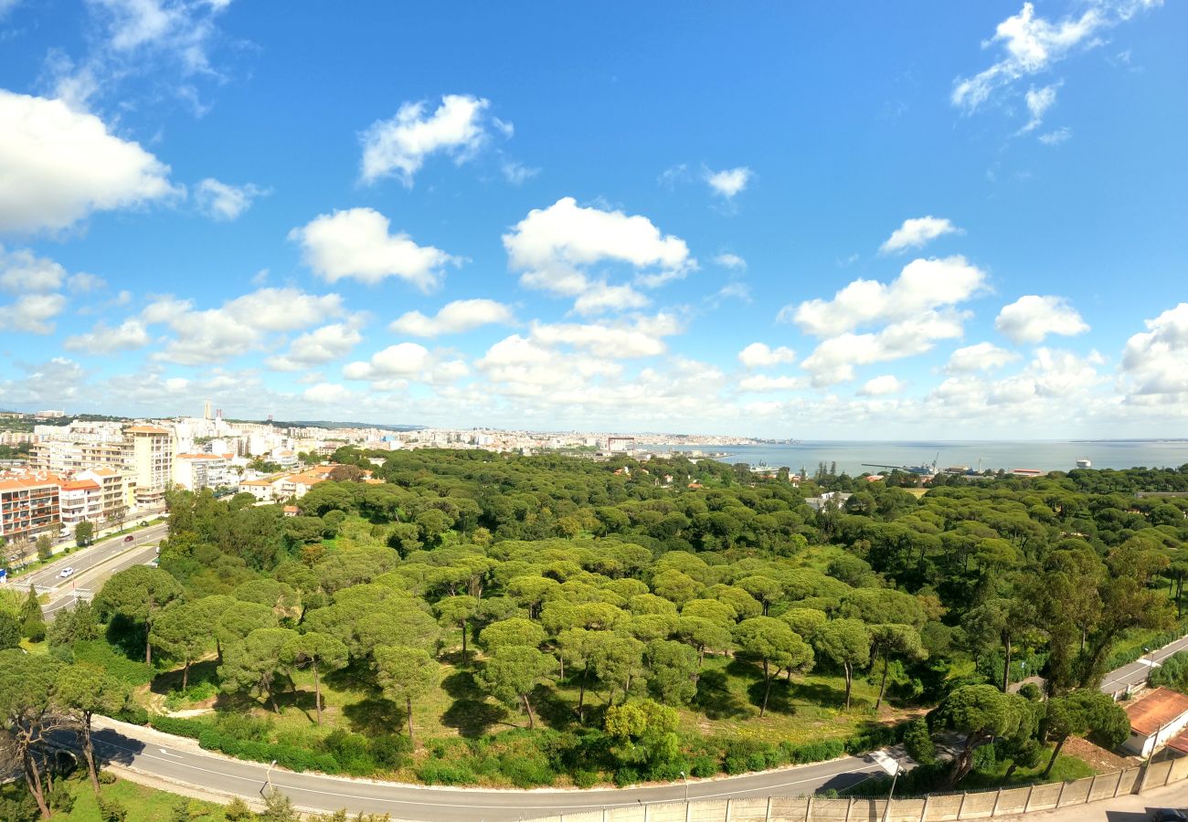 Apartamento em Almada - Almada, T1 + 1 Renovado, Laranjeiro, Lisboa