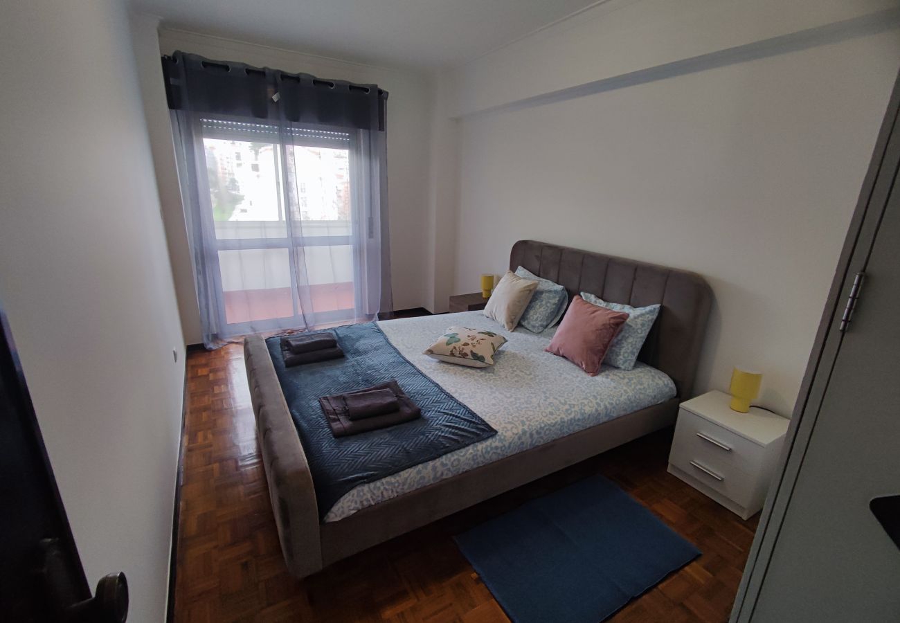 Apartamento em Amadora - Lisboa, T2 espaçoso na Damaia, Lisboa