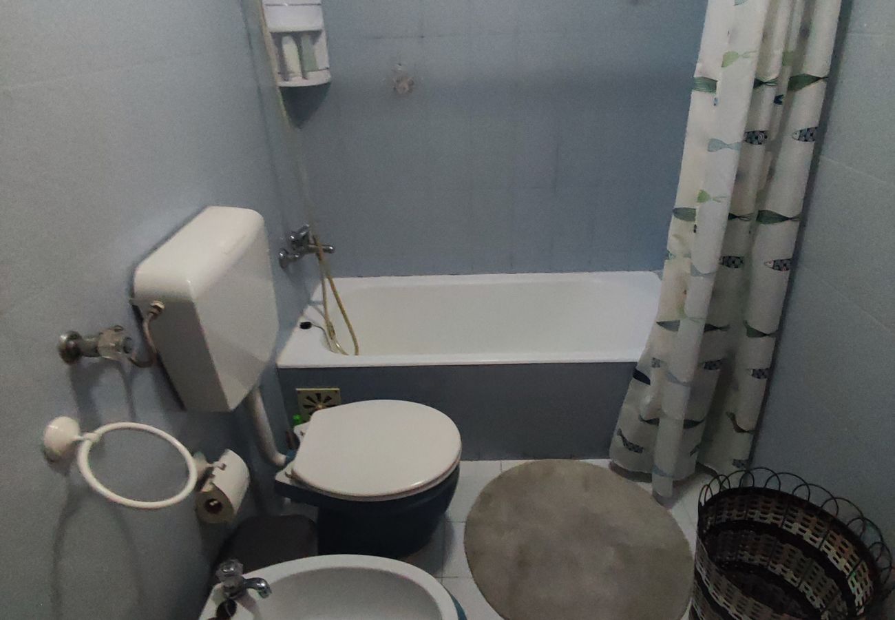 Apartamento em Amadora - Lisboa, T2 espaçoso na Damaia, Lisboa