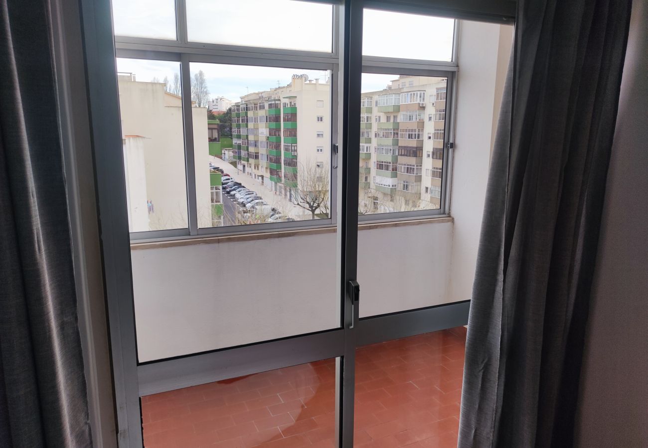 Apartamento em Amadora - Lisboa, T2 espaçoso na Damaia, Lisboa