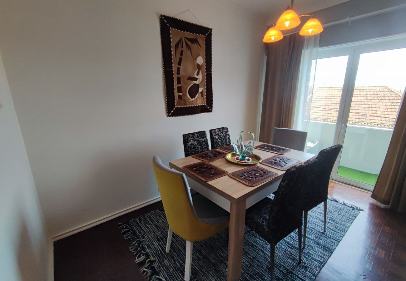 Apartamento em Almada - Almada, apartamento T2 c/ varanda, Feijó, Lisboa