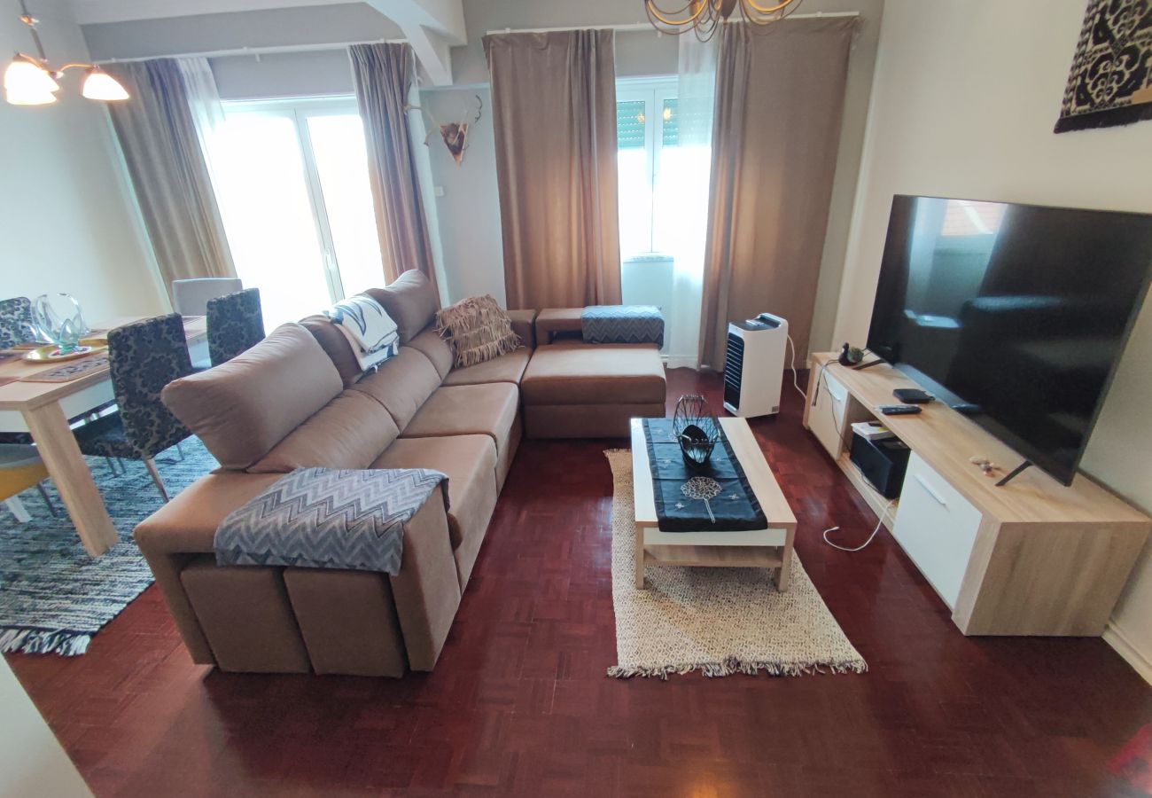 Apartamento em Almada - Almada, apartamento T2 c/ varanda, Feijó, Lisboa