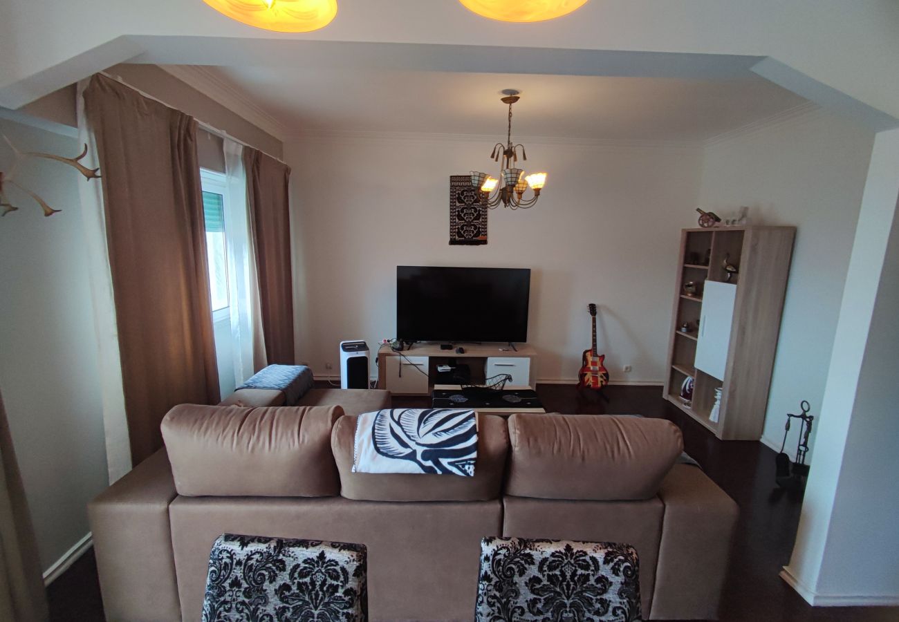 Apartamento em Almada - Almada, apartamento T2 c/ varanda, Feijó, Lisboa