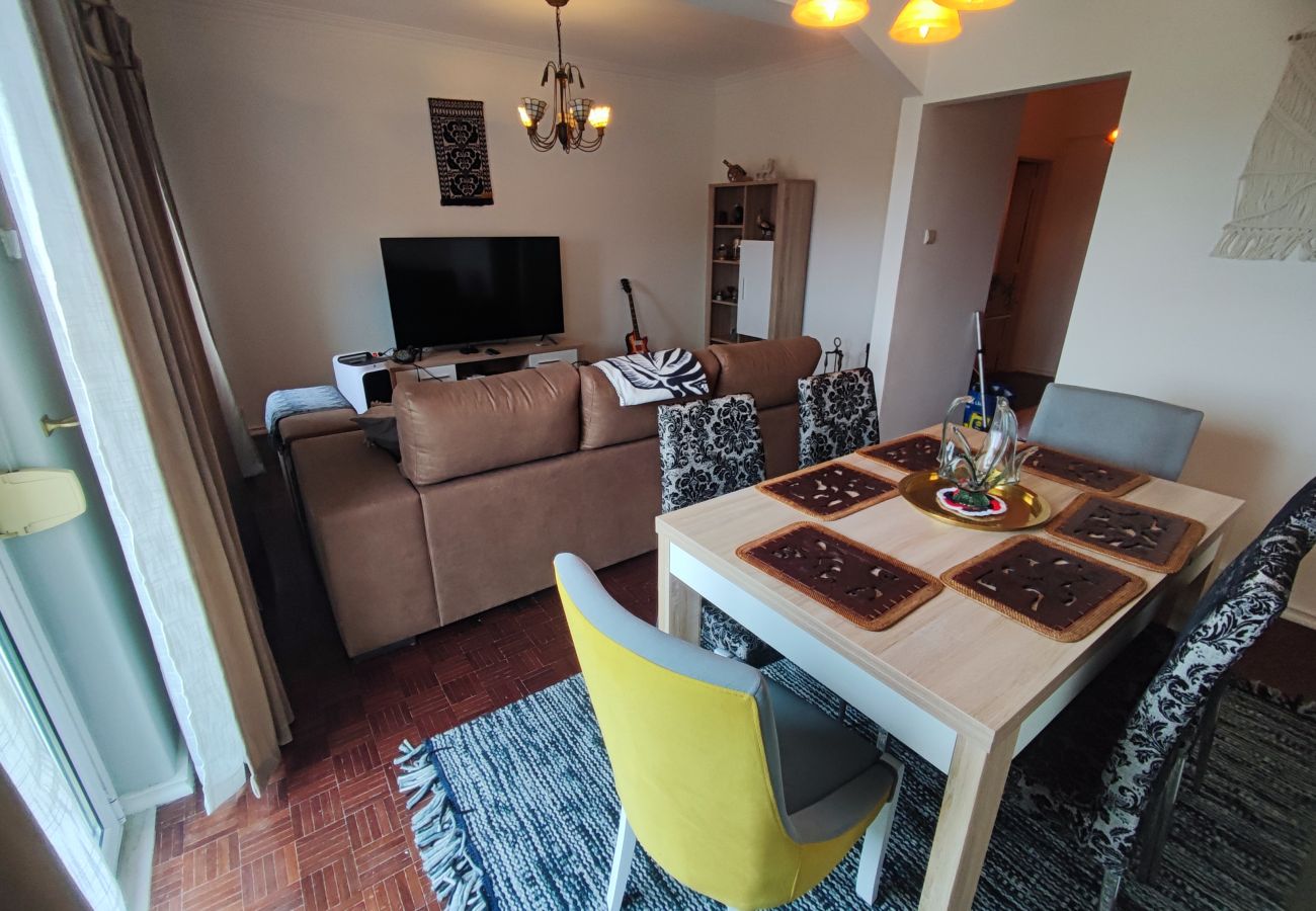 Apartamento em Almada - Almada, apartamento T2 c/ varanda, Feijó, Lisboa