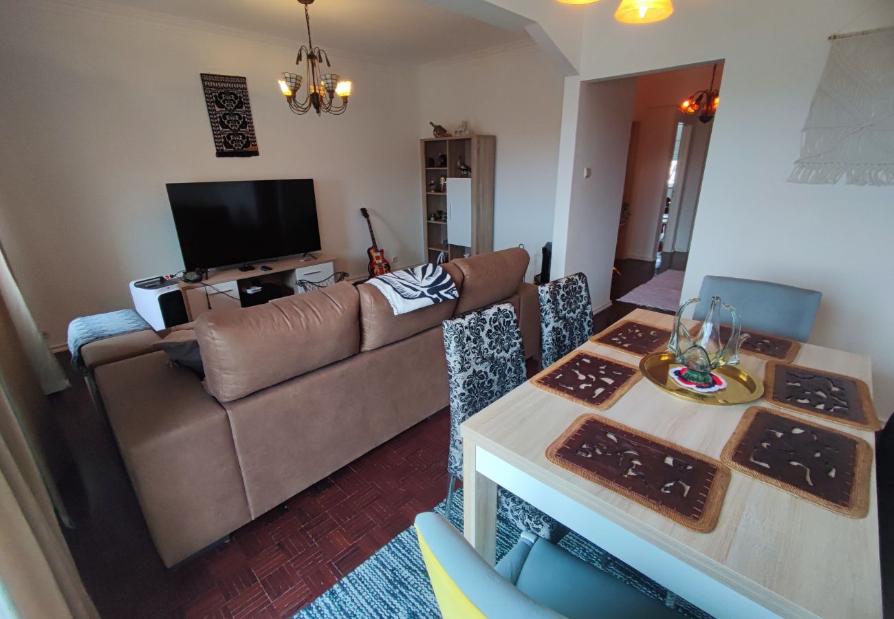 Apartamento em Almada - Almada, apartamento T2 c/ varanda, Feijó, Lisboa