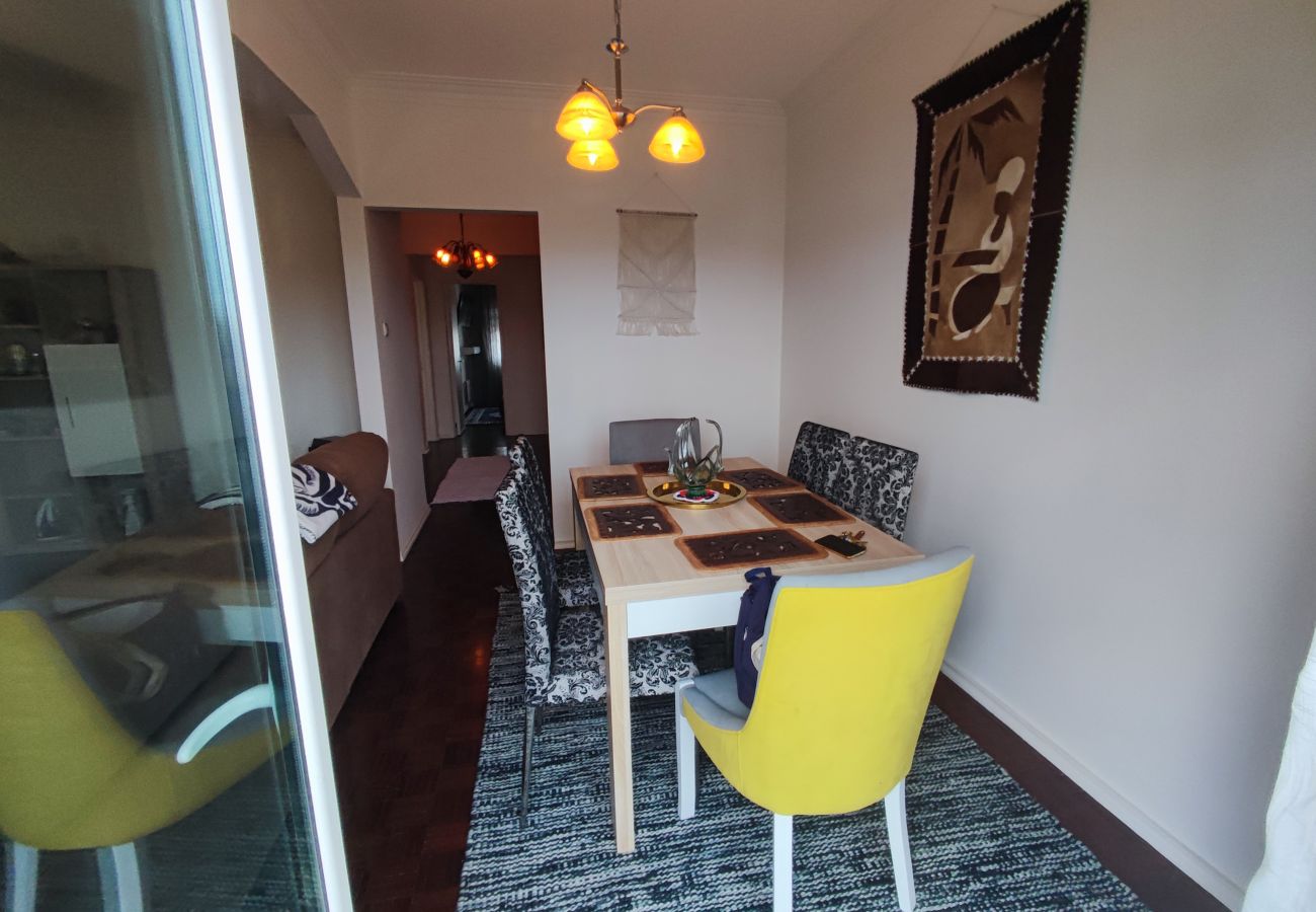 Apartamento em Almada - Almada, apartamento T2 c/ varanda, Feijó, Lisboa