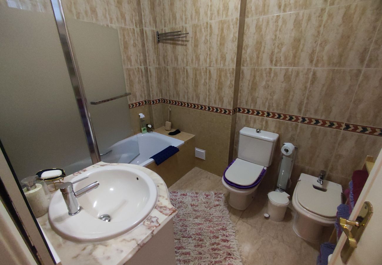 Apartamento em Almada - Almada, apartamento T2 c/ varanda, Feijó, Lisboa