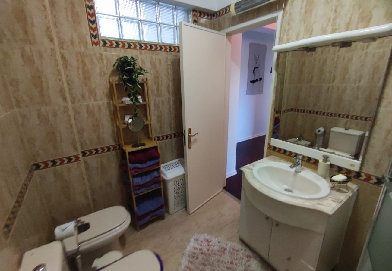 Apartamento em Almada - Almada, apartamento T2 c/ varanda, Feijó, Lisboa