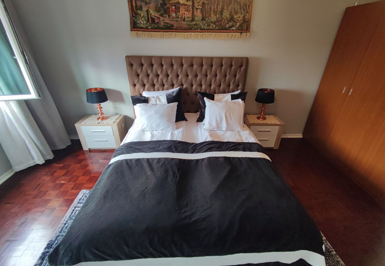 Apartamento em Almada - Almada, apartamento T2 c/ varanda, Feijó, Lisboa