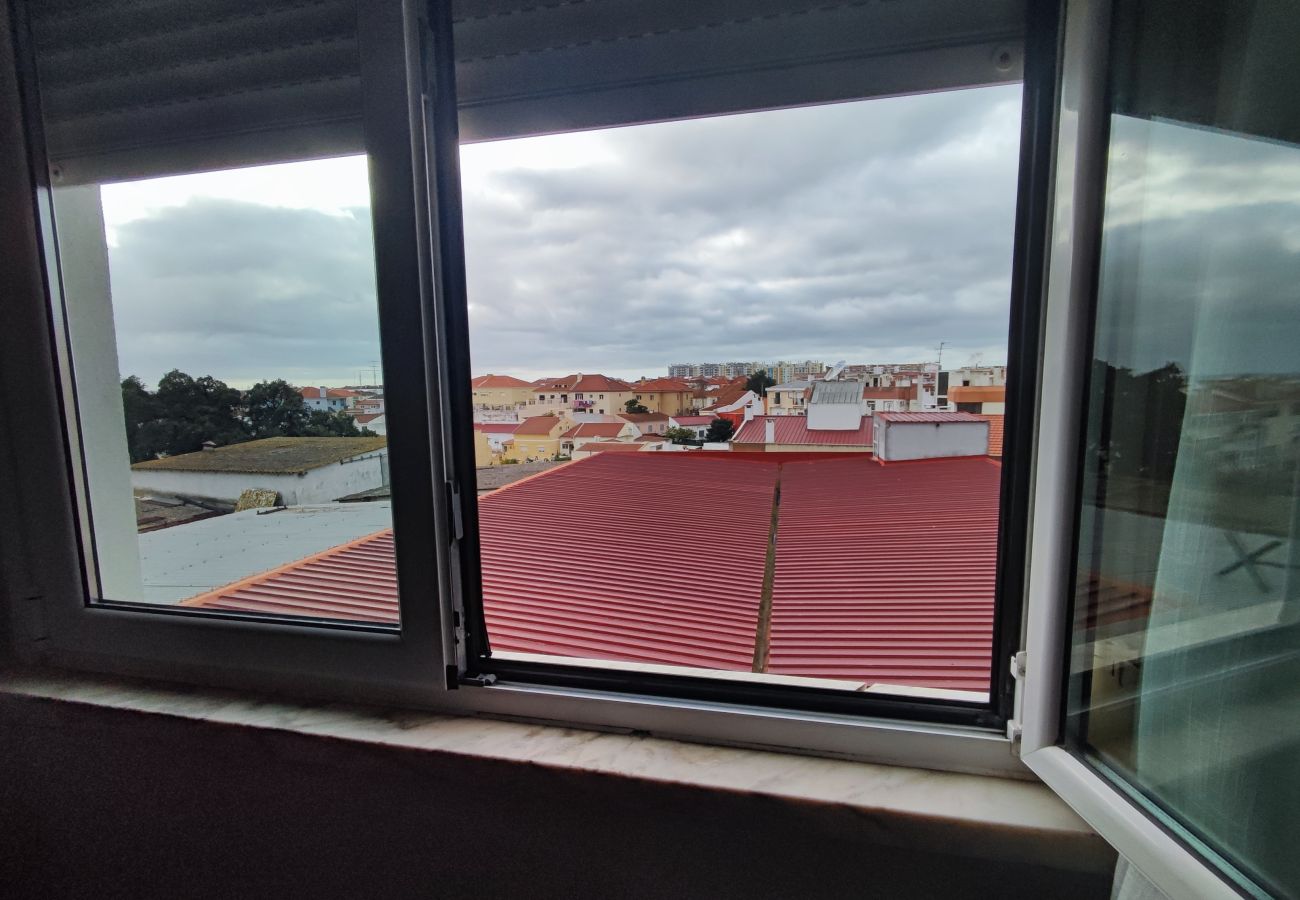 Apartamento em Almada - Almada, apartamento T2 c/ varanda, Feijó, Lisboa