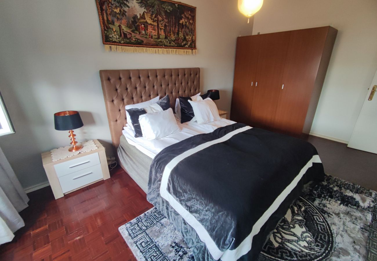 Apartamento em Almada - Almada, apartamento T2 c/ varanda, Feijó, Lisboa