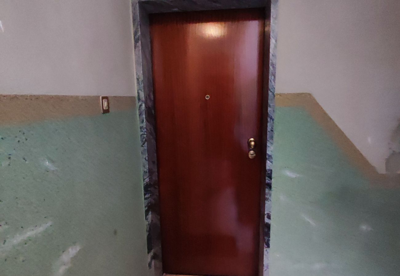 Apartamento em Almada - Almada, apartamento T2 c/ varanda, Feijó, Lisboa