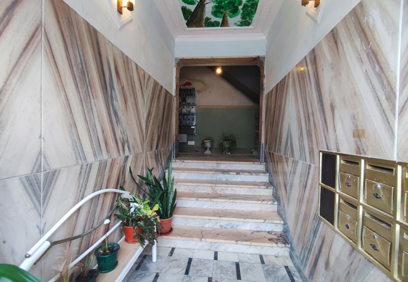 Apartamento em Almada - Almada, apartamento T2 c/ varanda, Feijó, Lisboa