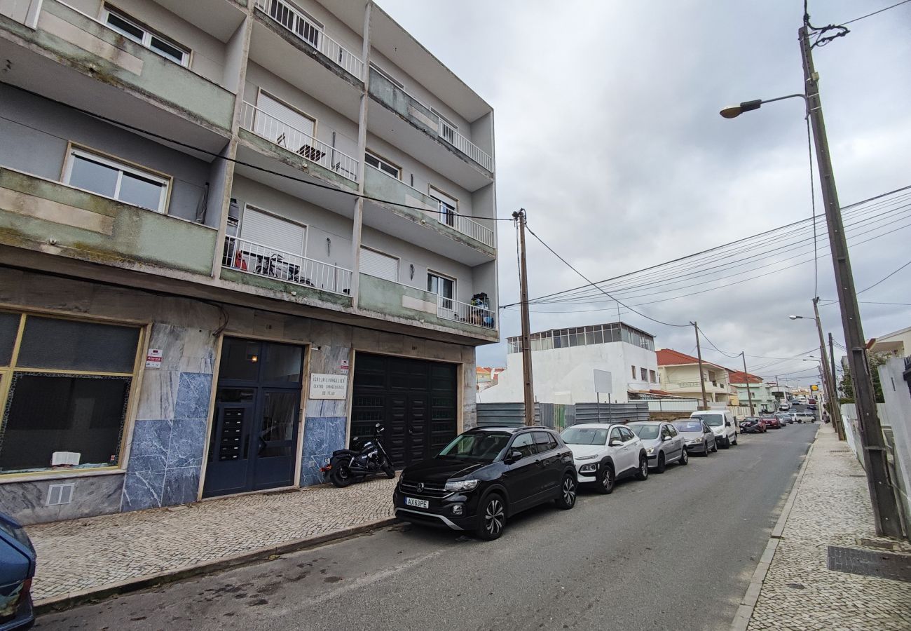 Apartamento em Almada - Almada, apartamento T2 c/ varanda, Feijó, Lisboa