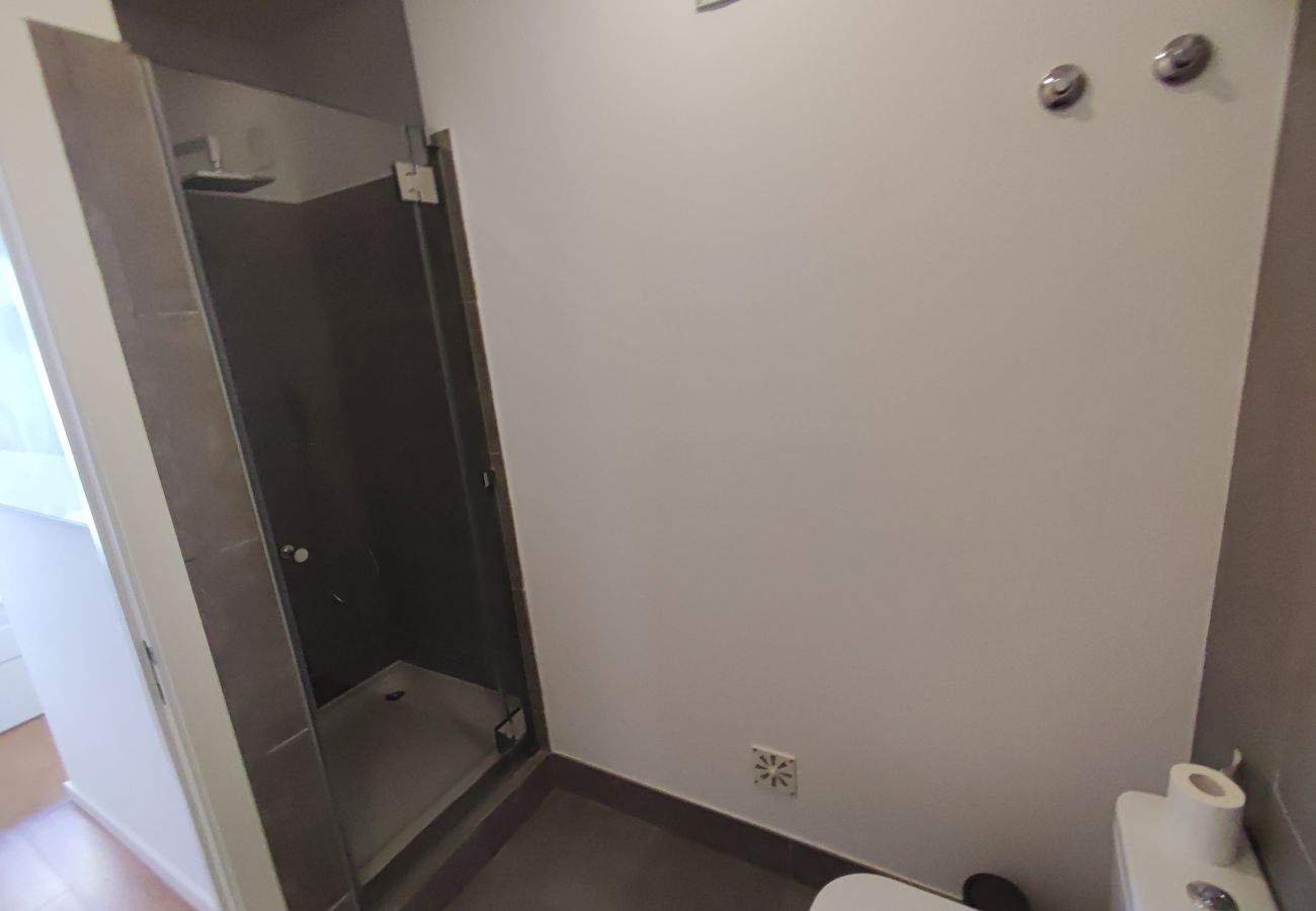 Apartamento em Lisboa - Lisboa T1 Varanda com vista rio, R Cidade Cardiff, Lisboa