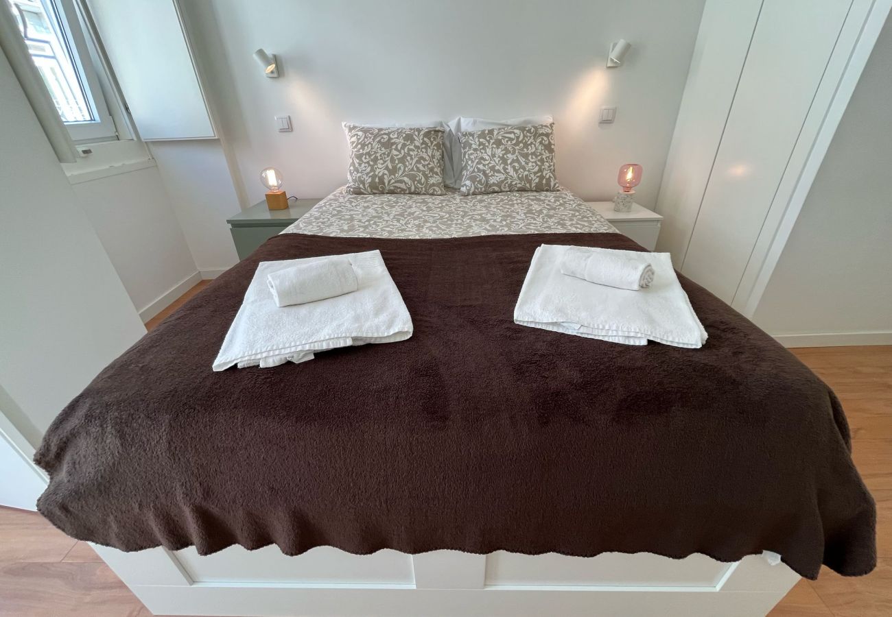 Apartamento em Lisboa - Lisboa T1 Varanda com vista rio, R Cidade Cardiff, Lisboa