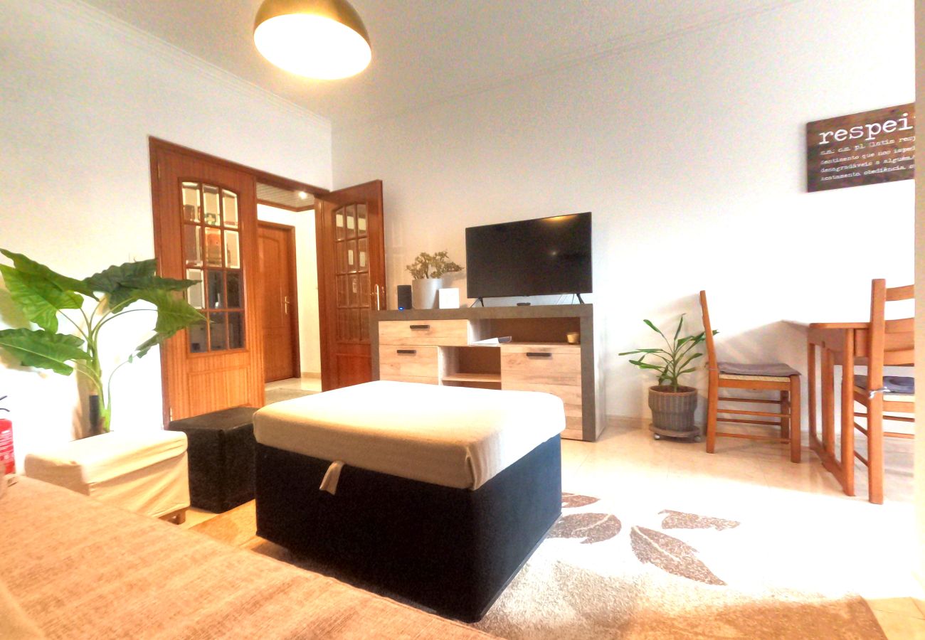 Apartamento em Oeiras - Lisboa, apartamento T1 Moderno com varanda em Barcarena, Oeiras