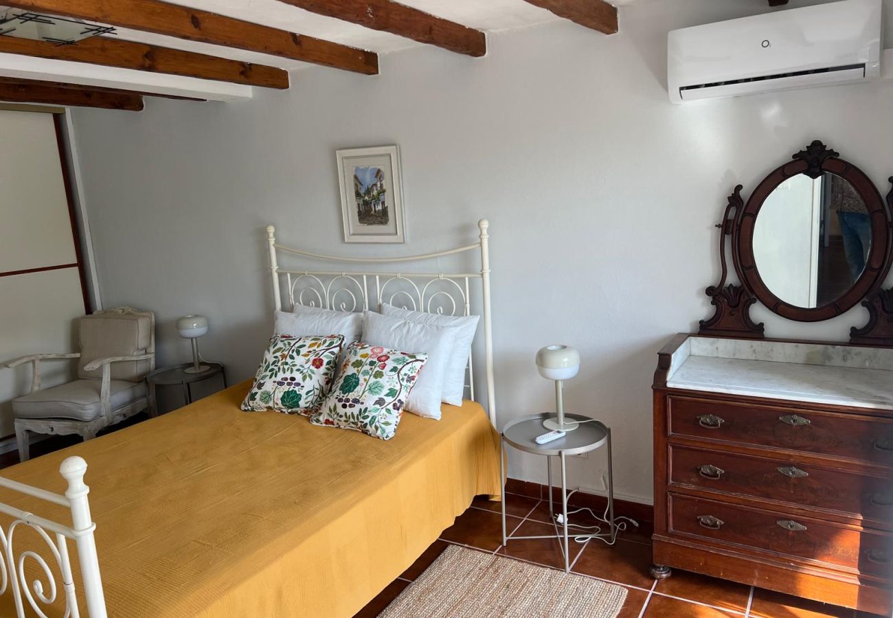 Apartamento em Estoril - Cascais, T2 com excelente jardim no Estoril, Livramento