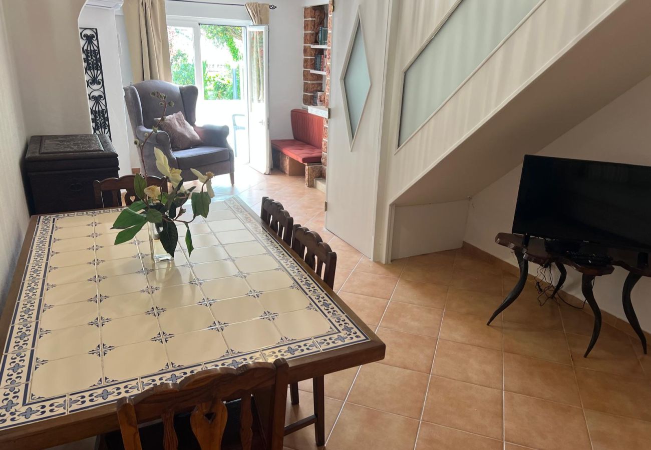 Apartamento em Estoril - Cascais, T2 com excelente jardim no Estoril, Livramento
