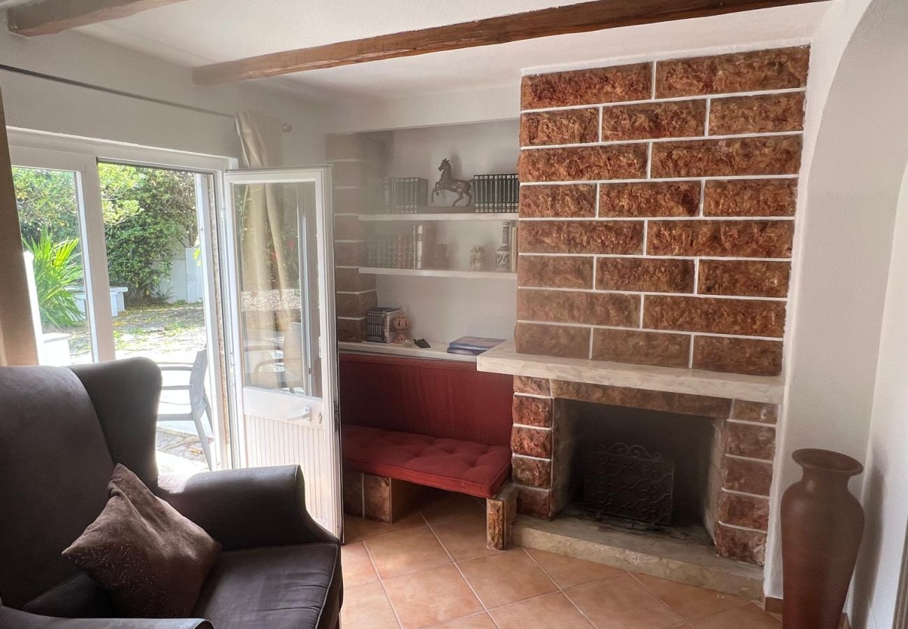 Apartamento em Estoril - Cascais, T2 com excelente jardim no Estoril, Livramento