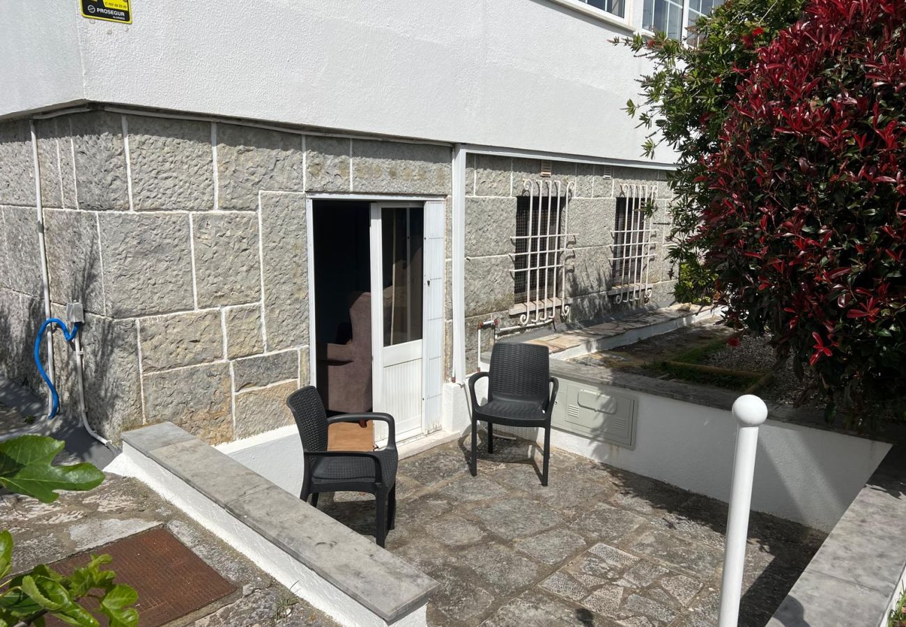 Apartamento em Estoril - Cascais, T2 com excelente jardim no Estoril, Livramento
