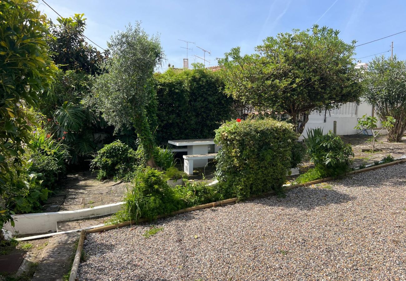 Apartamento em Estoril - Cascais, T2 com excelente jardim no Estoril, Livramento