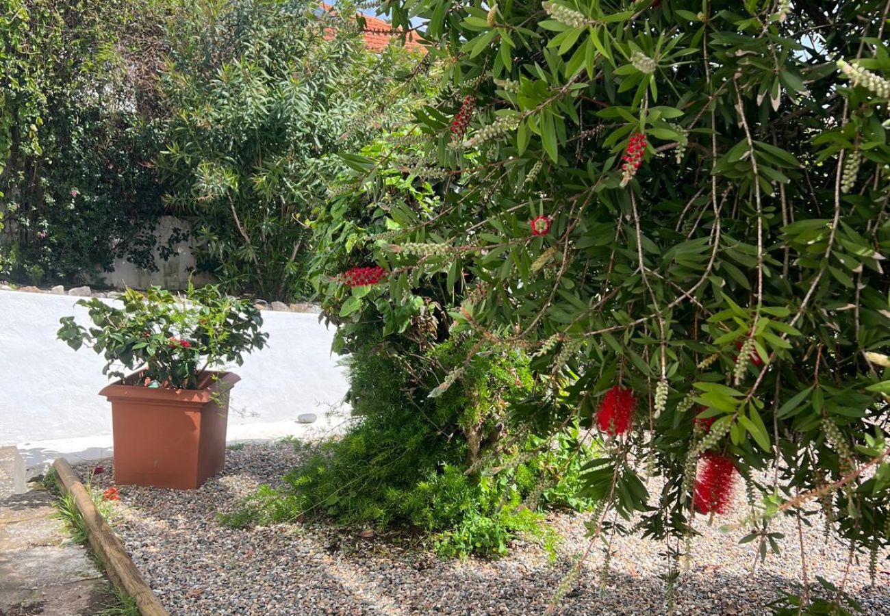 Apartamento em Estoril - Cascais, T2 com excelente jardim no Estoril, Livramento