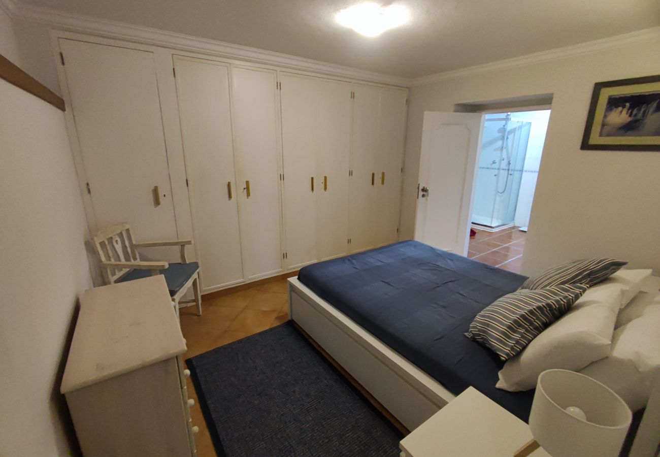 Apartamento em Estoril - Cascais, T2 com excelente jardim no Estoril, Livramento