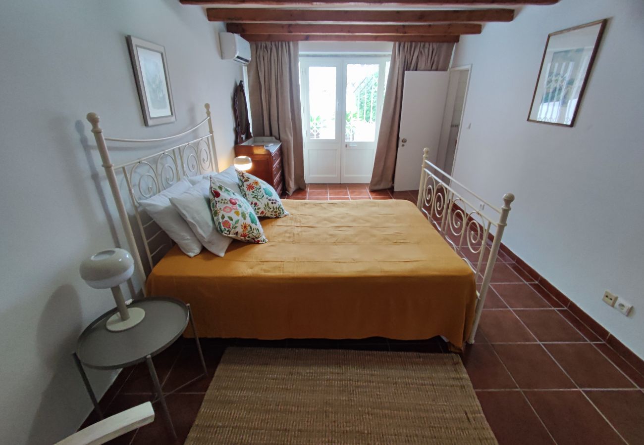 Apartamento em Estoril - Cascais, T2 com excelente jardim no Estoril, Livramento