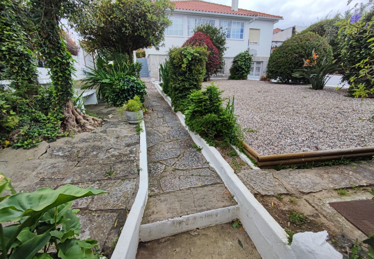 Apartamento em Estoril - Cascais, T2 com excelente jardim no Estoril, Livramento