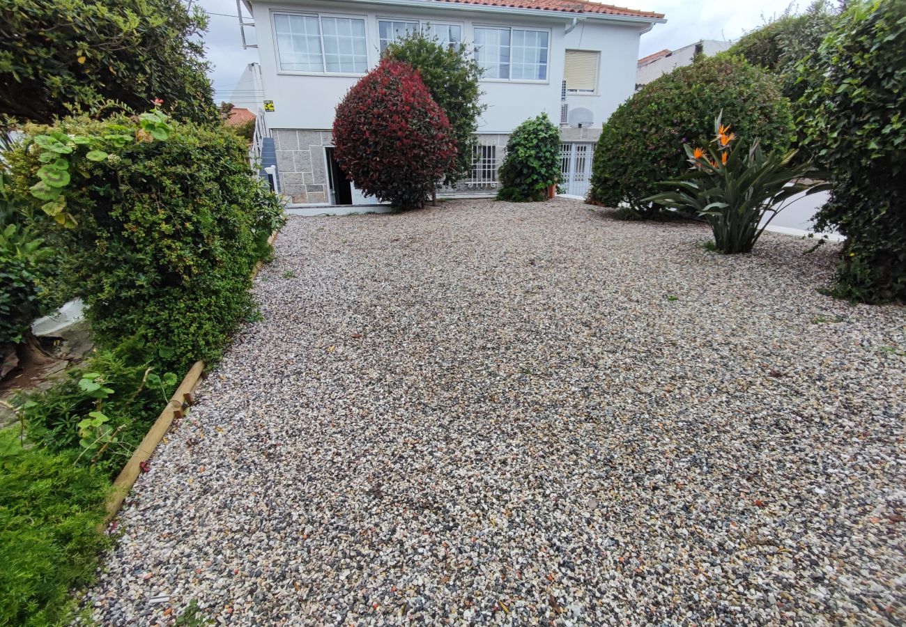 Apartamento em Estoril - Cascais, T2 com excelente jardim no Estoril, Livramento
