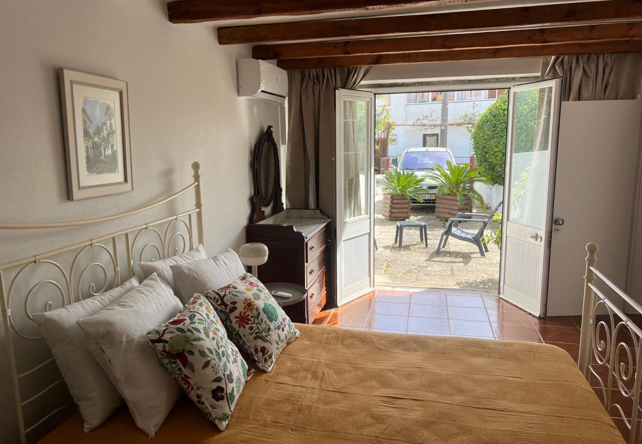 Apartamento em Estoril - Cascais, T2 com excelente jardim no Estoril, Livramento