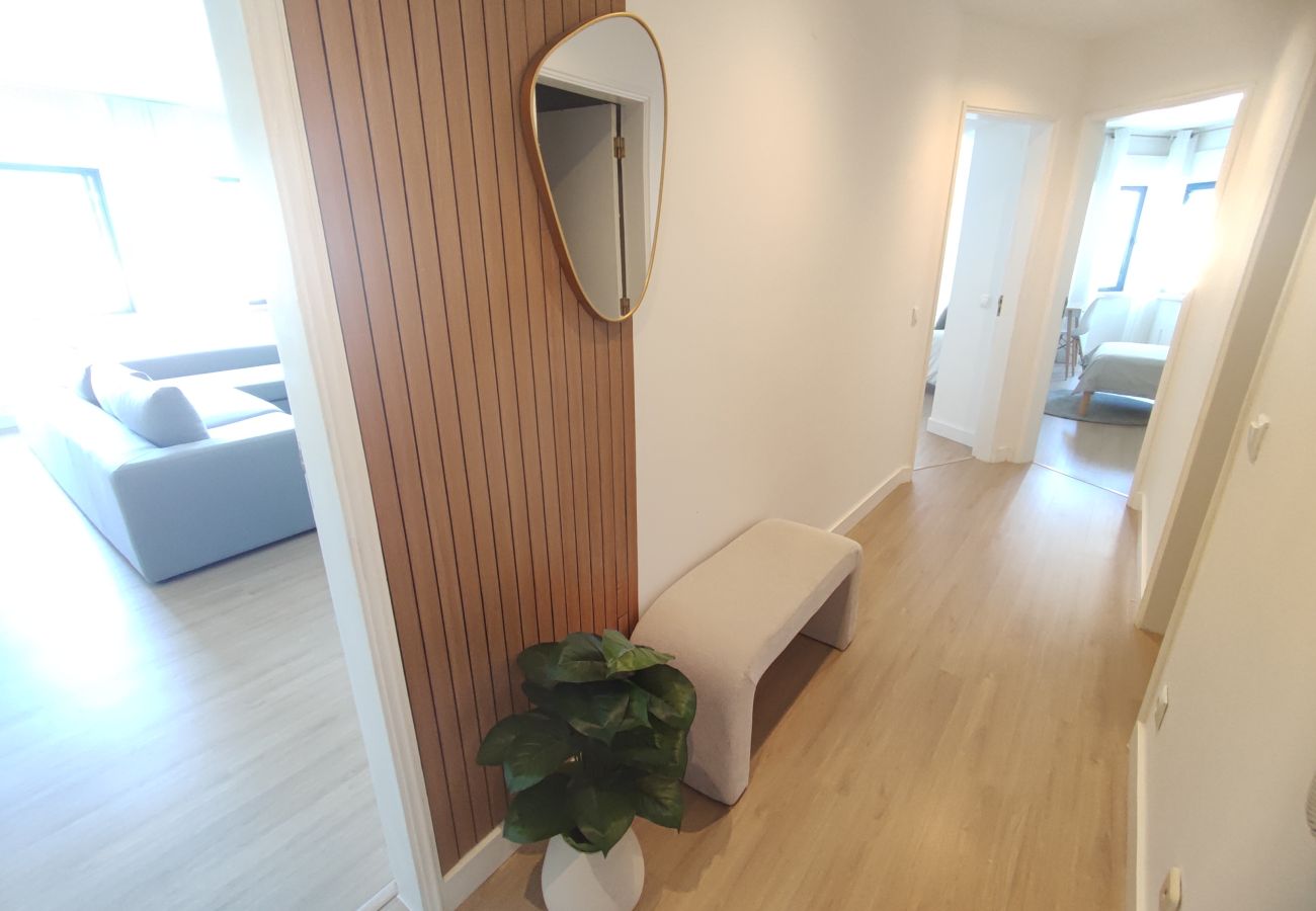 Apartamento em Almada - Marisol, T2 espaçoso com AC próximo do golfe, Aroeira, Caparica 
