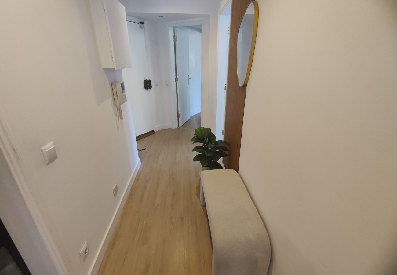 Apartamento em Almada - Marisol, T2 espaçoso com AC próximo do golfe, Aroeira, Caparica 