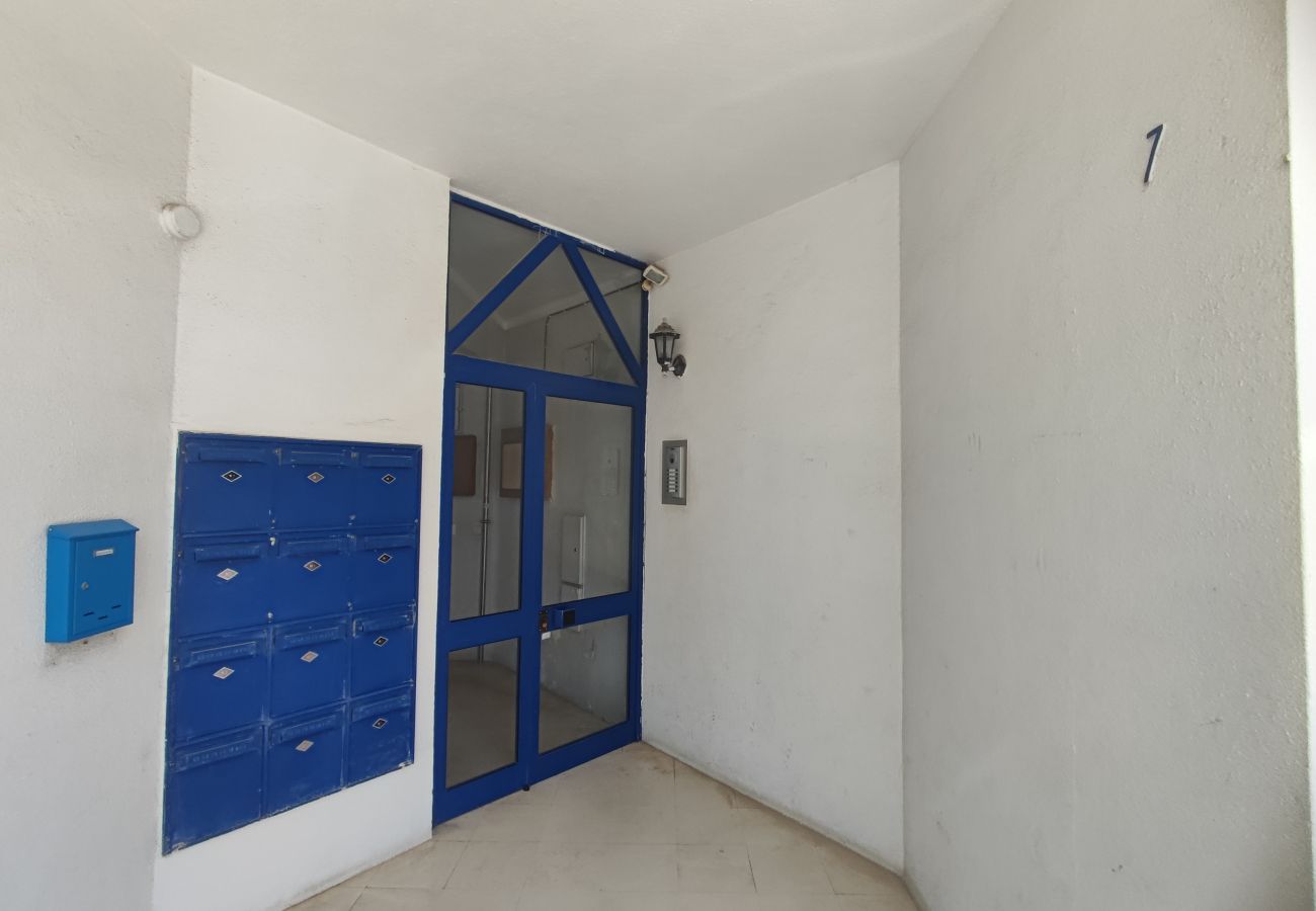 Apartamento em Almada - Marisol, T2 espaçoso com AC próximo do golfe, Aroeira, Caparica 